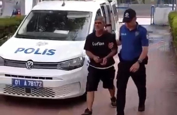 CEZAEVİ FİRARİSİ SOKAKTA YAKALANDI