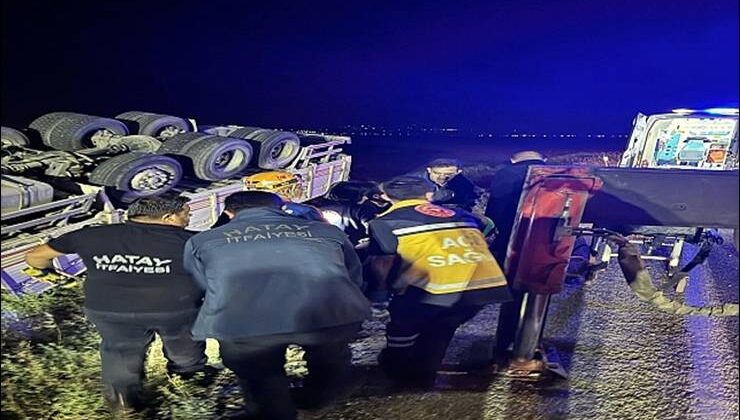 Tır devrildi: 1 kişi öldü, 1 kişi yaralandı
