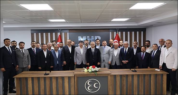 MHP Adana’da kenetlendi!