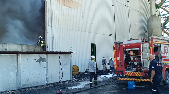 KOZAN’DA KİMYA FABRİKASINDA YANGIN!