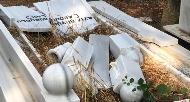 Kozan’da bazı mezar taşları tahrip edildi