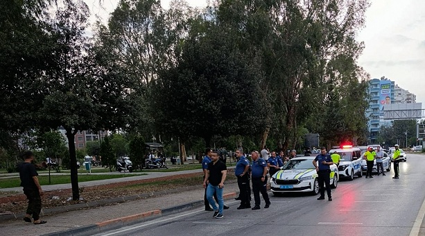 ELEKTRİK DİREĞİNİ ÇARPARAK VEFAT ETTİ