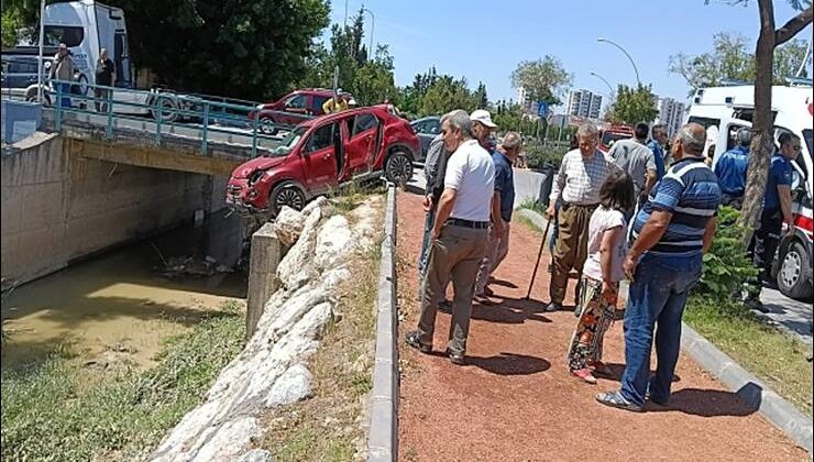 Sulama kanalında asılı kaldı!