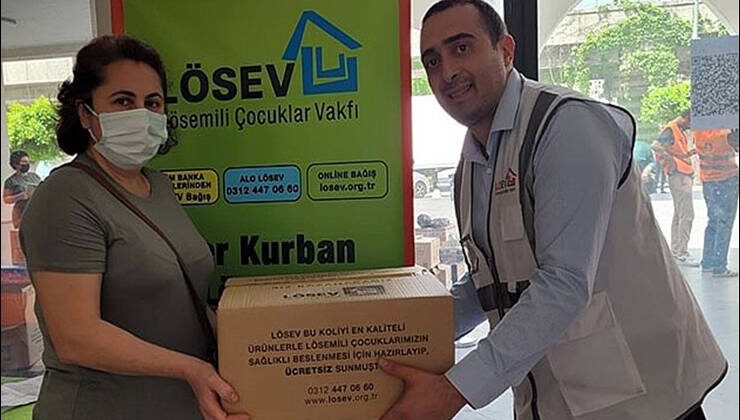 Mutlu et paketleri Adanalı ailelere ulaştırıldı