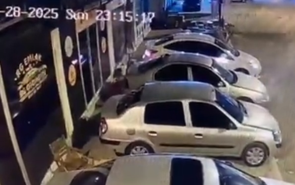 KOZAN’DA OTO GALERİYİ TARADILAR