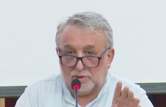 AK PARTİ’DEN DEMİRÇALI’YA ELEŞTİRİ YAĞMURU