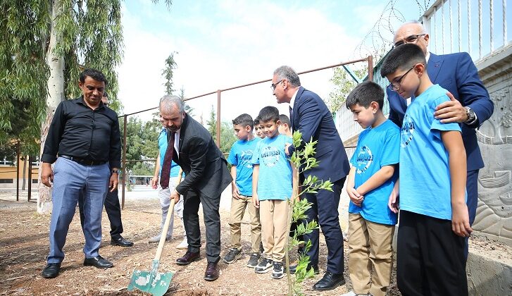 “Yeşil vatan” projesi kapsamında öğrenciler fidan dikti