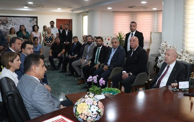 ÜMİT ÖZDAĞ ADANA’DA TEMASLARDA BULUNDU