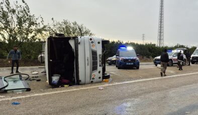KOZAN’DA KAZA: 11 YARALI