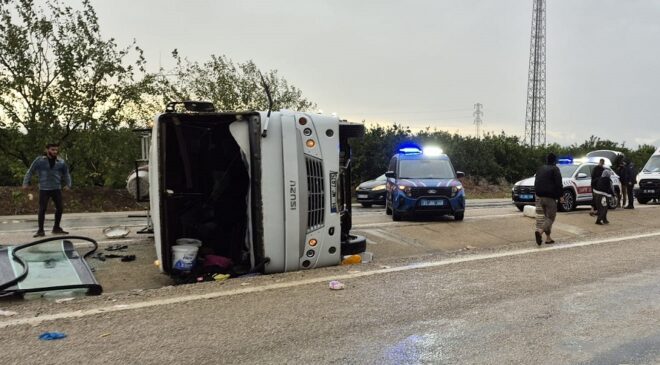 KOZAN’DA KAZA: 11 YARALI