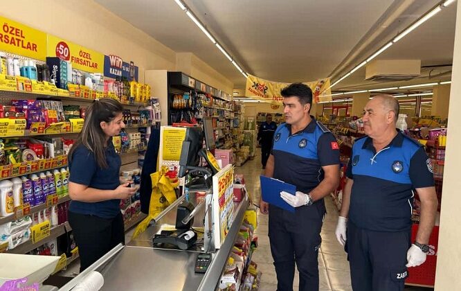 CEYHAN’DA ZİNCİR MARKETLER MERCEK ALTINDA