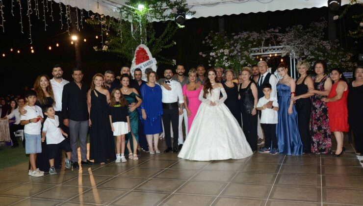 AZAR AİLESİNİN MUTLU GÜNÜ