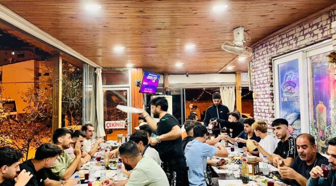 Kozanspor’a moral yemeği
