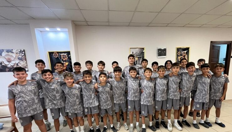 Sarıçam Demirspor U14’e ödül yemeği
