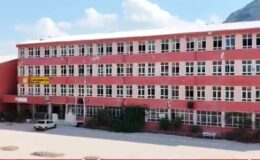 Kozan’da veliler ve öğrenciler ‘belirsizlikten’ şikayetçi
