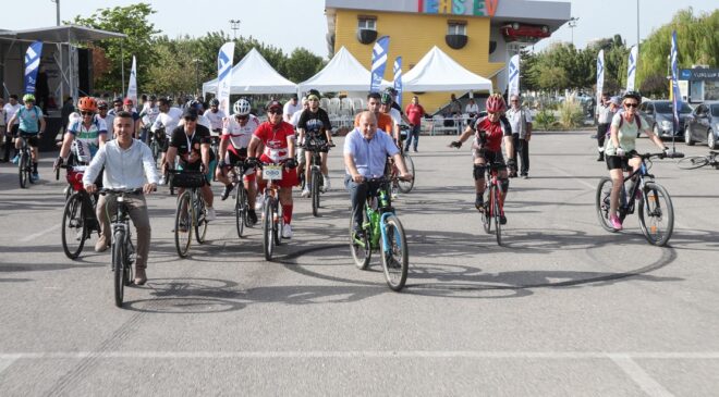 YÜREĞİR’DE PEDALLAR CAN DOSTLAR İÇİN ÇEVRİLDİ