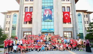 350 SPORCU CUMHURİYET İÇİN KOŞTU