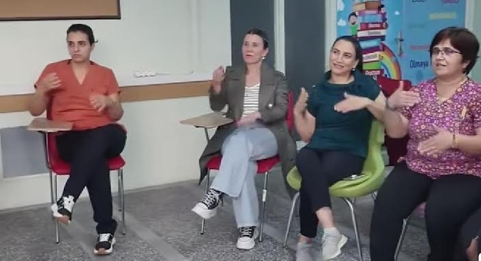 Seyhan Devlet Hastanesi’nde işaret dile eğitimi