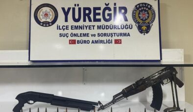 Evinde kalaşnikof bulundu