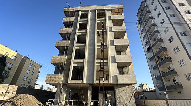 Çalıştığı inşaattan düşen işçi yaşamını yitirdi