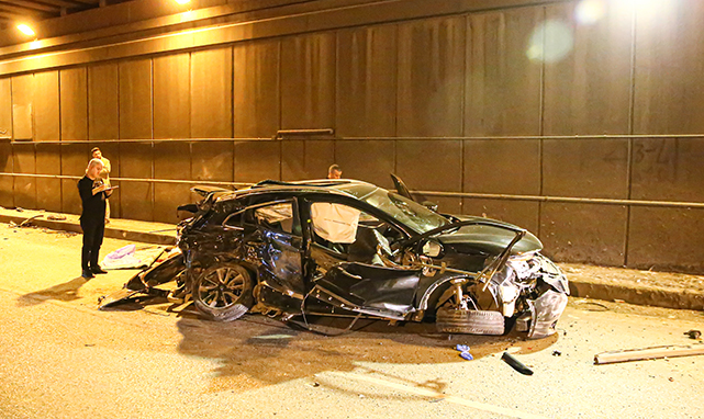 Panelvana çarpan cipteki 2 kişi öldü