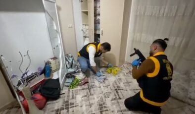 Gardıroptan cephanelik çıktı