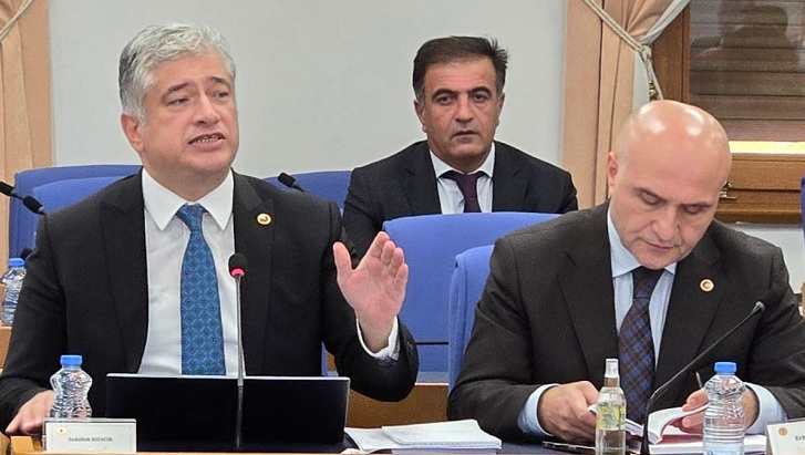 Kısacık: Türkiye’nin bütçesi faize çalışıyor