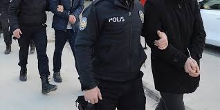 Polis kılığındaki dolandırıcılara ceza yağdı