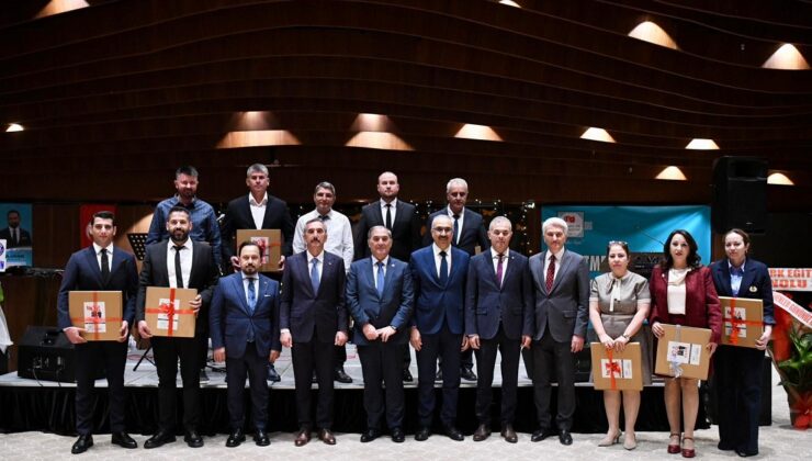 SARIÇAM BELEDİYESİ’NDEN ÖĞRETMENLER GÜNÜ’NDE ANLAMLI PROGRAM