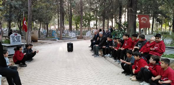 Şehit Öğretmen Lütfü Ölmez’in Kabri Ziyaret Edildi