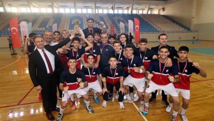 SPOR LİSESİ ÇİFTE ŞAMPİYON