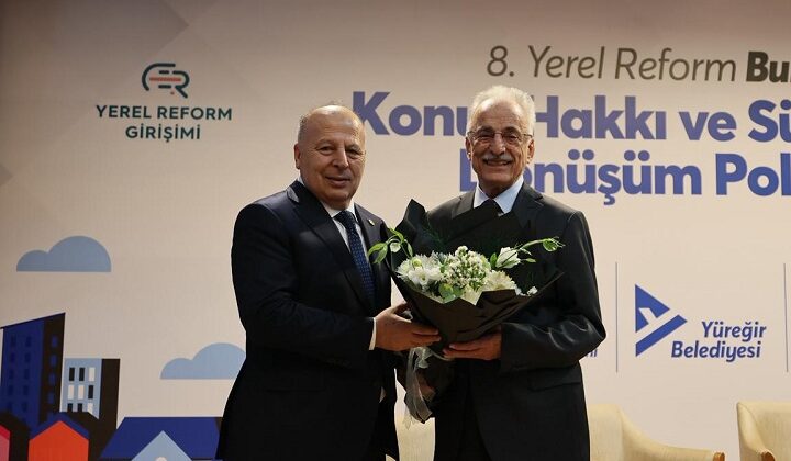 YÜREĞİR’DE ‘KONUT HAKKI VE DÖNÜŞÜM’ PANELİ