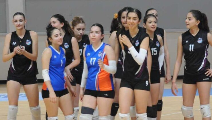 Büyükşehir Voleybol rahat kazandı