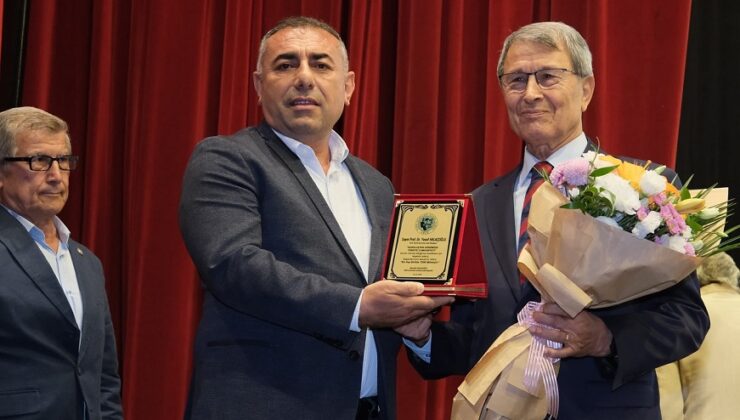 Halaçoğlu’ndan tarih konferansı