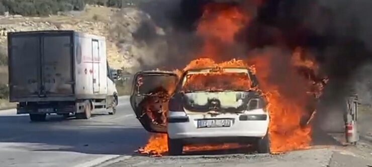 OTOMOBİL ALEV TOPUNA DÖNDÜ