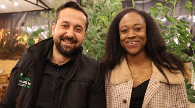 KOZAN’A AFRİKALI GELİN GELDİ