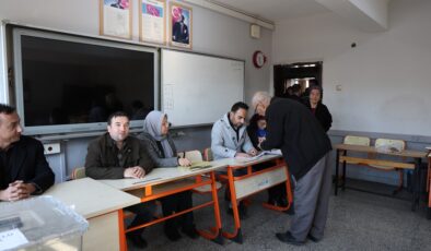 KOZAN’DA SEÇMEN SANDIK BAŞINDA