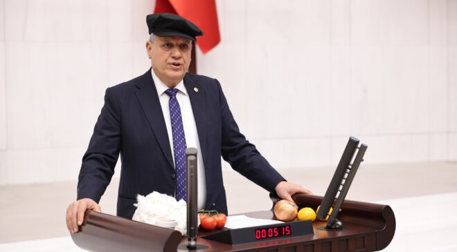 MİLLETVEKİLİ BARUT’UN ŞAPKASI NEYİ ANLATIYOR?