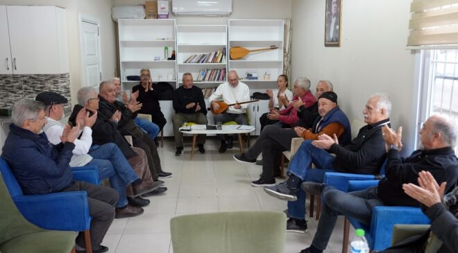 Çukurova’da emeklilerden müzik ziyafeti