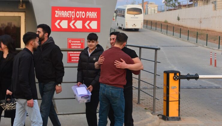 Adana’da hükümlüler tahliye olmaya başladı