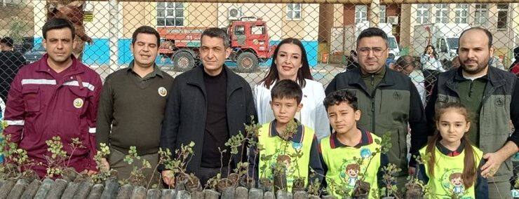 Kozan’da kan bağışçılarına fidan hediye edildi