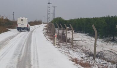 Adana’da dolu yağdı