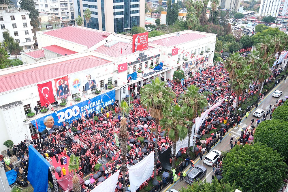 ADANA HALKI ZEYDAN KARALAR İÇİN BİRLEŞTİ