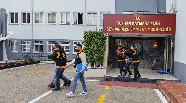Evden AK-47 ve el bombası çıktı: 4 tutuklama