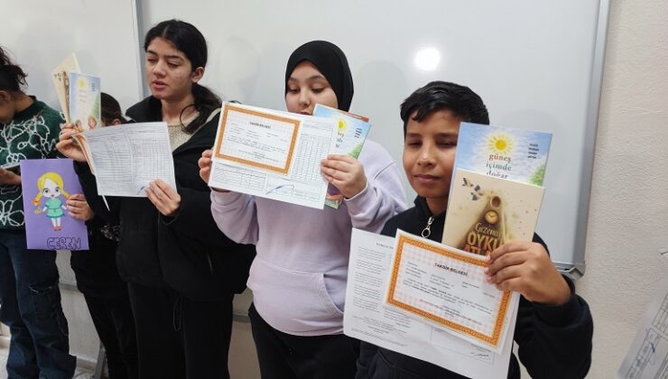 Adana’da engelleri aşan karne sevinci