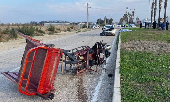 Otomobil ile üç tekerlekli motosiklet çarpıştı: 1 ölü