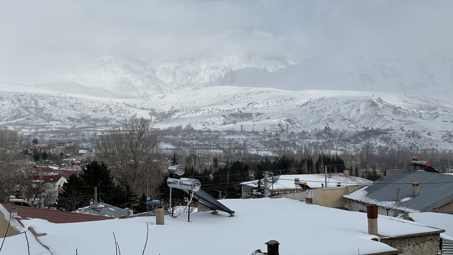 YAĞAN YAĞMURLAR ÇİFTÇİLERİ SEVİNDİRDİ