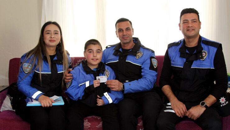 Hayaline kavuştu polis oldu