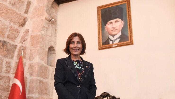 OYA TEKİN: 5 OCAK KURTULUŞ BAYRAMIMIZ KUTLU OLSUN