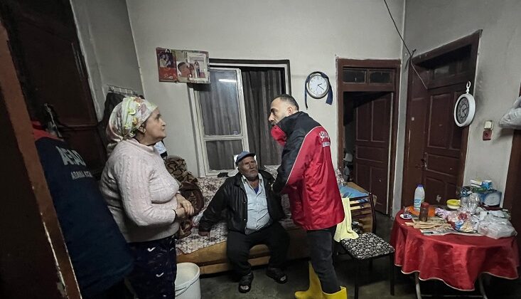 Seyhan’da ekipler gece boyunca görev başında